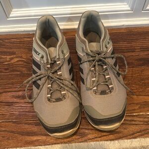 Adidas Women’s Outdoor Hiking Sneaker